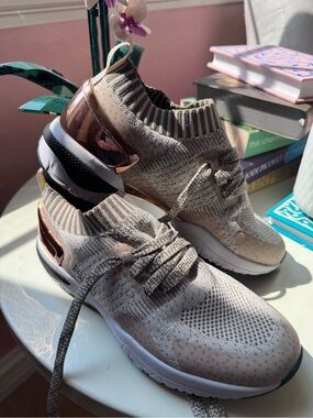 NEW Bloch Alcyone in Beige Knit with Rose Gold